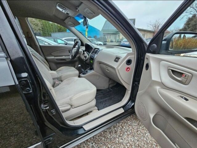 Черный Хендай Туксон, объемом двигателя 0 л и пробегом 235 тыс. км за 3200 $, фото 7 на Automoto.ua