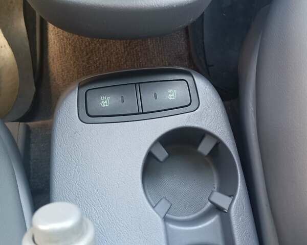 Черный Хендай Туксон, объемом двигателя 2 л и пробегом 236 тыс. км за 6000 $, фото 30 на Automoto.ua