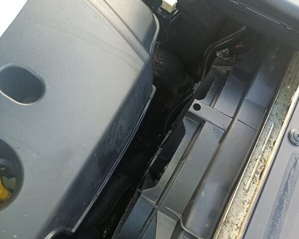 Черный Хендай Туксон, объемом двигателя 2 л и пробегом 236 тыс. км за 6000 $, фото 27 на Automoto.ua