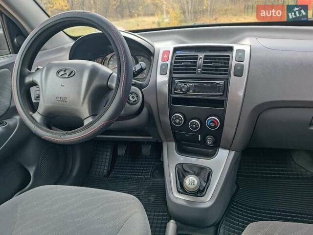 Хендай Туксон 2005 в Харькове на Automoto.ua Черный Хендай Туксон, объемом двигателя 1.98 л и пробегом 192 тыс. км за 7200 $, фото 15 на Automoto.ua