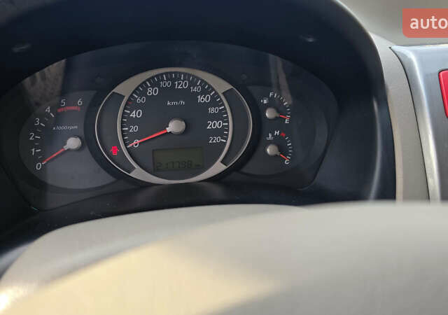 Черный Хендай Туксон, объемом двигателя 2 л и пробегом 217 тыс. км за 7552 $, фото 6 на Automoto.ua