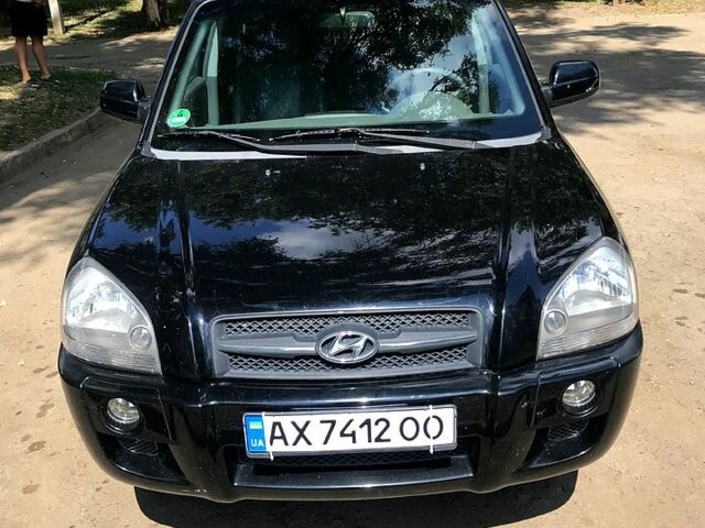 Хендай Туксон 2005 в Первомайском на Automoto.ua Черный Хендай Туксон, объемом двигателя 2 л и пробегом 253 тыс. км за 7700 $, фото 3 на Automoto.ua