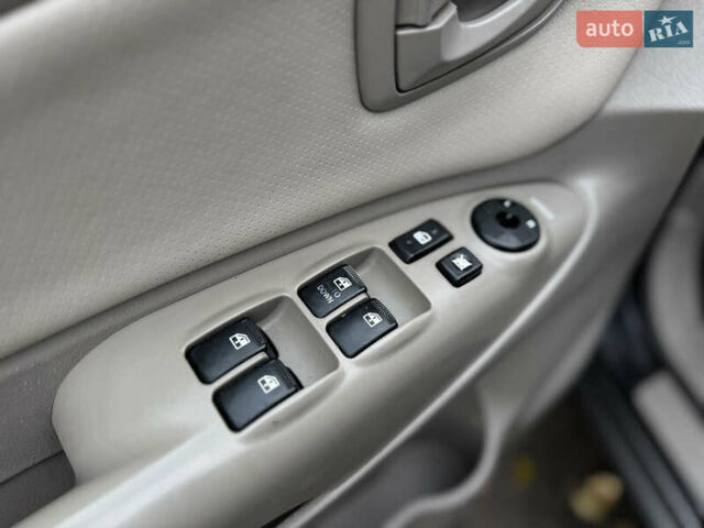 Черный Хендай Туксон, объемом двигателя 2.7 л и пробегом 220 тыс. км за 6400 $, фото 11 на Automoto.ua