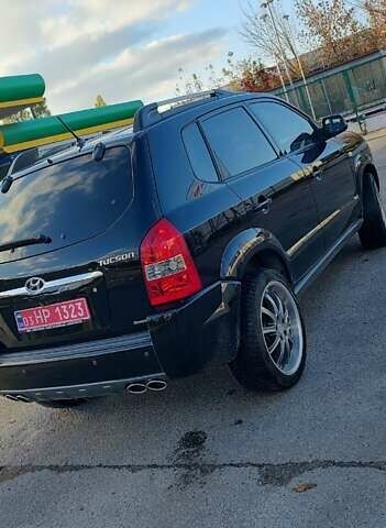 Хендай Туксон 2005 в Харькове на Automoto.ua Черный Хендай Туксон, объемом двигателя 1.98 л и пробегом 173 тыс. км за 8000 $, фото 2 на Automoto.ua
