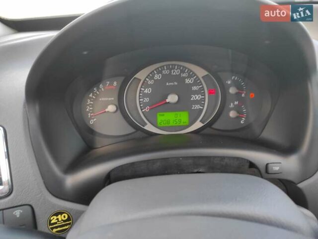 Черный Хендай Туксон, объемом двигателя 2 л и пробегом 208 тыс. км за 6950 $, фото 10 на Automoto.ua