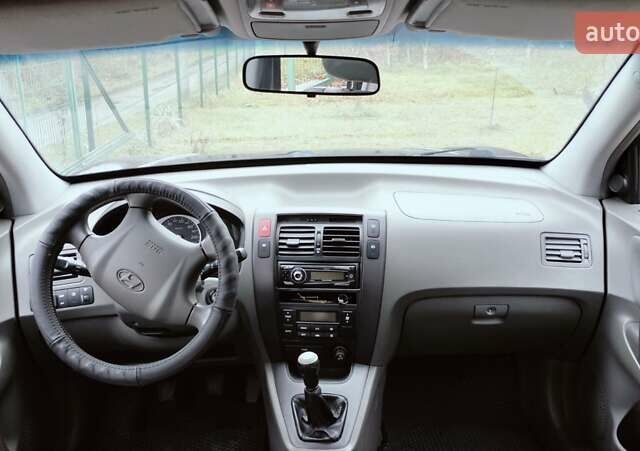 Чорний Хендай Туксон, об'ємом двигуна 1.98 л та пробігом 213 тис. км за 7500 $, фото 12 на Automoto.ua