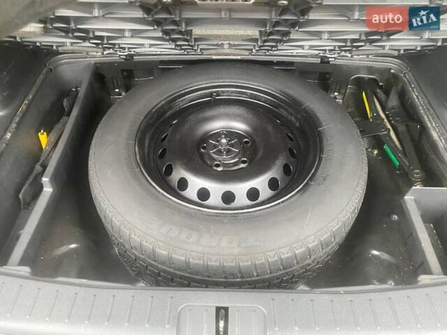 Черный Хендай Туксон, объемом двигателя 2 л и пробегом 190 тыс. км за 7500 $, фото 12 на Automoto.ua