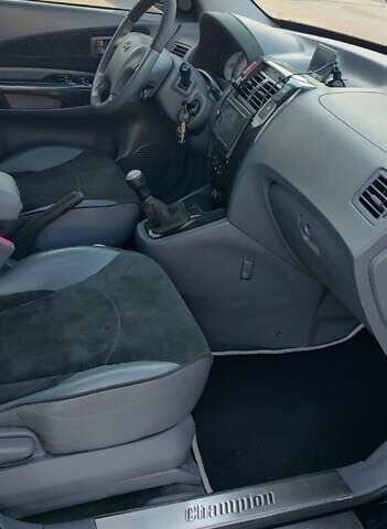 Хендай Туксон 2005 в Харькове на Automoto.ua Черный Хендай Туксон, объемом двигателя 1.98 л и пробегом 173 тыс. км за 8000 $, фото 39 на Automoto.ua