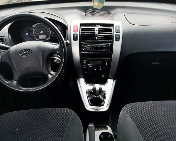 Чорний Хендай Туксон, об'ємом двигуна 1.98 л та пробігом 225 тис. км за 6600 $, фото 14 на Automoto.ua