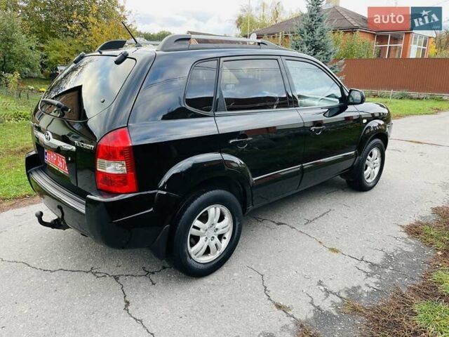 Хендай Туксон 2005 у Хороле на Automoto.ua Чорний Хендай Туксон, об'ємом двигуна 2 л та пробігом 163 тис. км за 7700 $, фото 2 на Automoto.ua