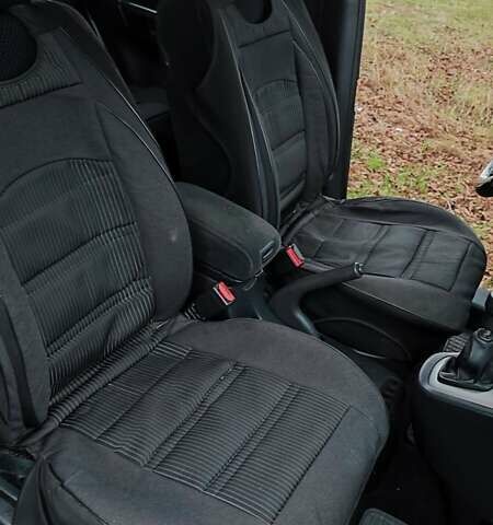 Черный Хендай Туксон, объемом двигателя 2 л и пробегом 284 тыс. км за 4700 $, фото 15 на Automoto.ua