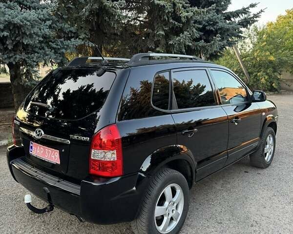 Хендай Туксон 2005 у Вознесенске на Automoto.ua Чорний Хендай Туксон, об'ємом двигуна 1.98 л та пробігом 144 тис. км за 7500 $, фото 8 на Automoto.ua