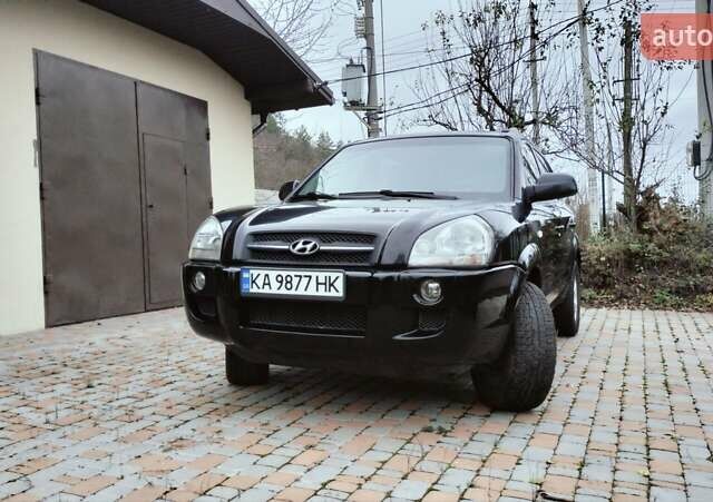 Чорний Хендай Туксон, об'ємом двигуна 1.98 л та пробігом 213 тис. км за 7500 $, фото 1 на Automoto.ua