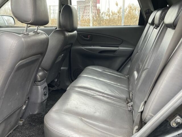 Чорний Хендай Туксон, об'ємом двигуна 2 л та пробігом 320 тис. км за 3000 $, фото 13 на Automoto.ua