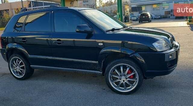 Хендай Туксон 2005 в Харькове на Automoto.ua Черный Хендай Туксон, объемом двигателя 1.98 л и пробегом 173 тыс. км за 8000 $, фото 3 на Automoto.ua