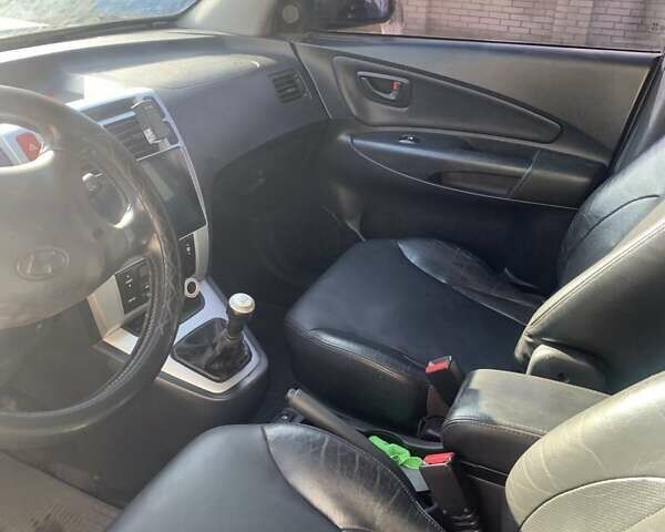 Хендай Туксон 2005 у Сумах на Automoto.ua Чорний Хендай Туксон, об'ємом двигуна 1.99 л та пробігом 294 тис. км за 4500 $, фото 1 на Automoto.ua