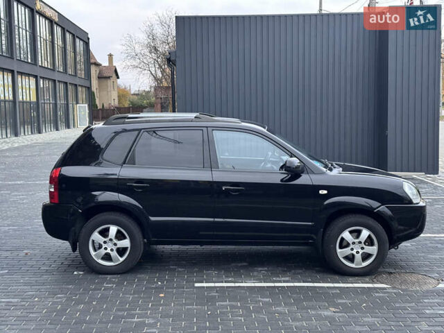 Хендай Туксон 2005 у Полтаві на Automoto.ua Чорний Хендай Туксон, об'ємом двигуна 1.98 л та пробігом 175 тис. км за 7700 $, фото 10 на Automoto.ua
