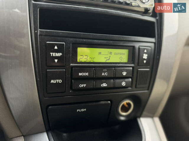 Чорний Хендай Туксон, об'ємом двигуна 2.66 л та пробігом 220 тис. км за 6350 $, фото 16 на Automoto.ua