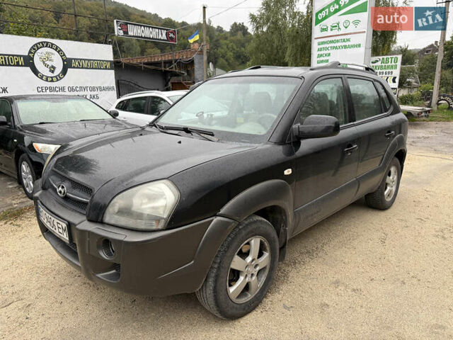 Чорний Хендай Туксон, об'ємом двигуна 2 л та пробігом 211 тис. км за 4500 $, фото 1 на Automoto.ua