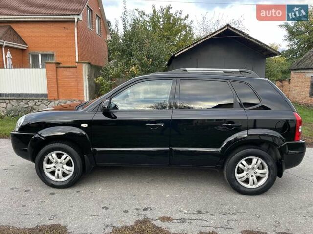 Хендай Туксон 2005 у Хороле на Automoto.ua Чорний Хендай Туксон, об'ємом двигуна 2 л та пробігом 163 тис. км за 7700 $, фото 5 на Automoto.ua