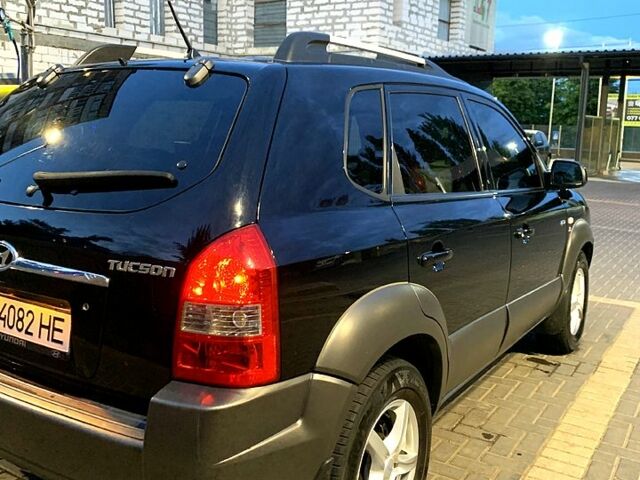 Хендай Туксон 2005 у Кропивницькому (Кіровограді) на Automoto.ua Чорний Хендай Туксон, об'ємом двигуна 2 л та пробігом 219 тис. км за 8800 $, фото 3 на Automoto.ua