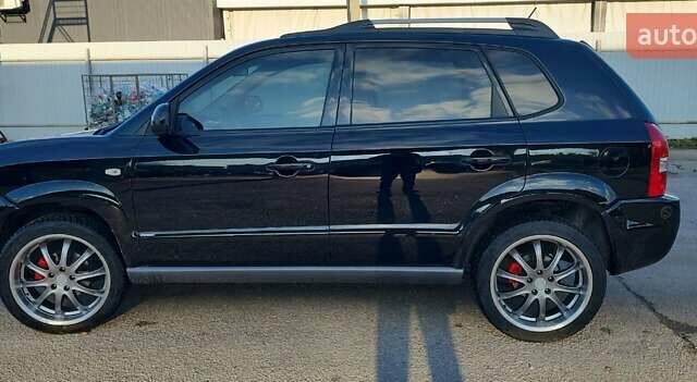 Хендай Туксон 2005 в Харькове на Automoto.ua Черный Хендай Туксон, объемом двигателя 1.98 л и пробегом 173 тыс. км за 8000 $, фото 15 на Automoto.ua