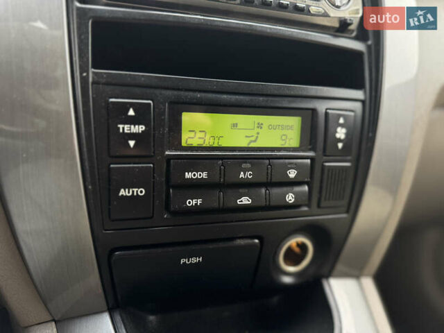 Черный Хендай Туксон, объемом двигателя 2.7 л и пробегом 220 тыс. км за 6950 $, фото 17 на Automoto.ua