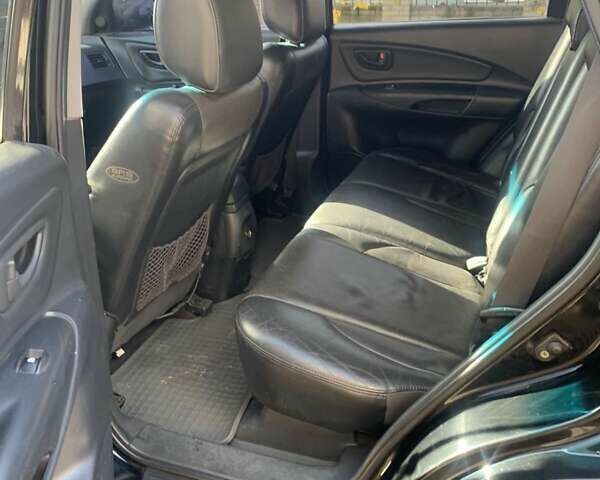 Хендай Туксон 2005 у Сумах на Automoto.ua Чорний Хендай Туксон, об'ємом двигуна 1.99 л та пробігом 294 тис. км за 4500 $, фото 3 на Automoto.ua