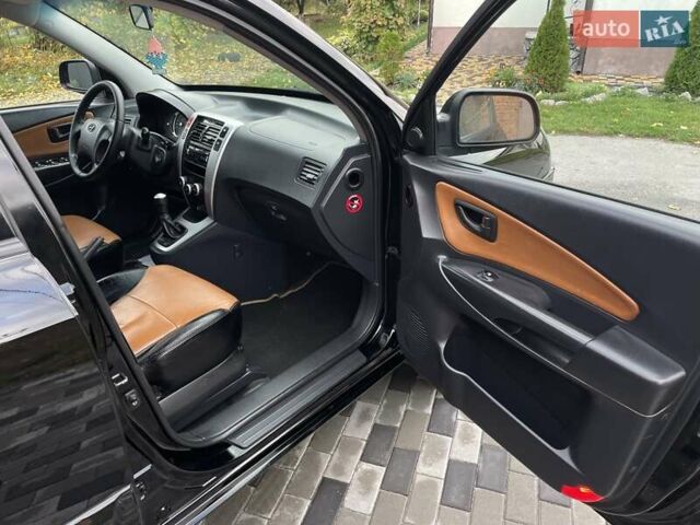 Хендай Туксон 2005 у Хороле на Automoto.ua Чорний Хендай Туксон, об'ємом двигуна 2 л та пробігом 163 тис. км за 7700 $, фото 7 на Automoto.ua