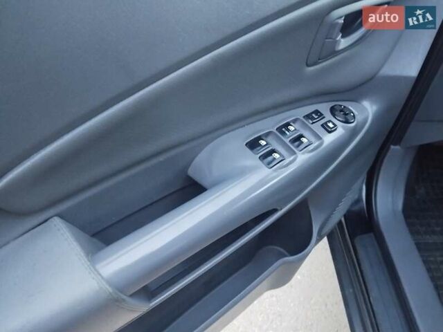 Чорний Хендай Туксон, об'ємом двигуна 1.99 л та пробігом 239 тис. км за 6990 $, фото 16 на Automoto.ua