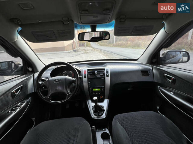 Хендай Туксон 2006 у Тернополі на Automoto.ua Чорний Хендай Туксон, об'ємом двигуна 2 л та пробігом 240 тис. км за 6699 $, фото 43 на Automoto.ua