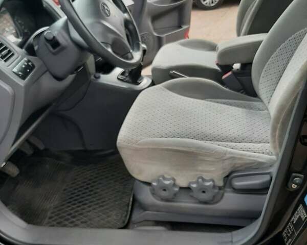 Черный Хендай Туксон, объемом двигателя 2 л и пробегом 216 тыс. км за 7600 $, фото 12 на Automoto.ua