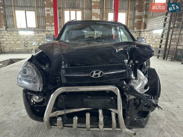 Чорний Хендай Туксон, об'ємом двигуна 2 л та пробігом 252 тис. км за 3000 $, фото 22 на Automoto.ua
