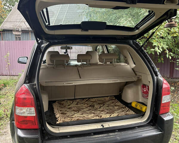 Хендай Туксон 2006 в Черкассах на Automoto.ua Черный Хендай Туксон, объемом двигателя 2 л и пробегом 190 тыс. км за 8000 $, фото 8 на Automoto.ua