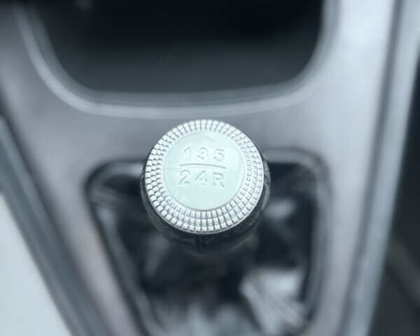 Черный Хендай Туксон, объемом двигателя 1.98 л и пробегом 231 тыс. км за 7750 $, фото 16 на Automoto.ua