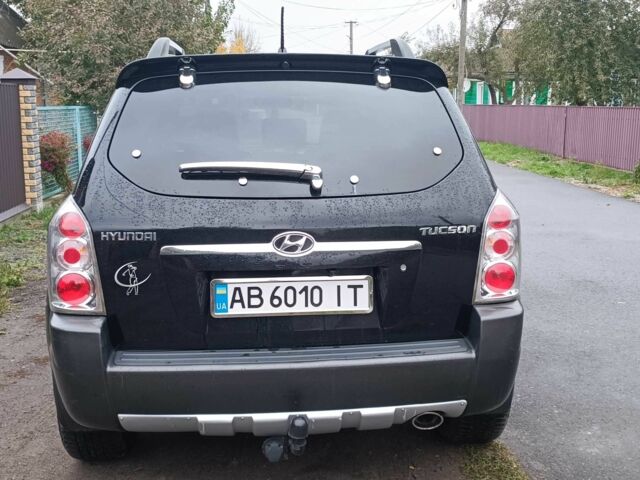 Черный Хендай Туксон, объемом двигателя 2 л и пробегом 124 тыс. км за 7200 $, фото 7 на Automoto.ua