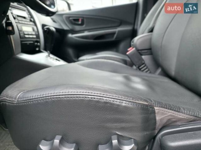Чорний Хендай Туксон, об'ємом двигуна 1.98 л та пробігом 123 тис. км за 7950 $, фото 36 на Automoto.ua