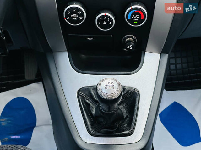 Черный Хендай Туксон, объемом двигателя 0 л и пробегом 202 тыс. км за 8200 $, фото 29 на Automoto.ua