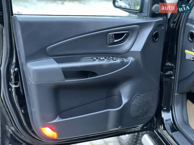 Чорний Хендай Туксон, об'ємом двигуна 1.98 л та пробігом 170 тис. км за 6999 $, фото 36 на Automoto.ua