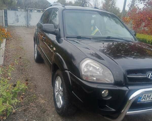 Черный Хендай Туксон, объемом двигателя 2 л и пробегом 231 тыс. км за 8000 $, фото 7 на Automoto.ua