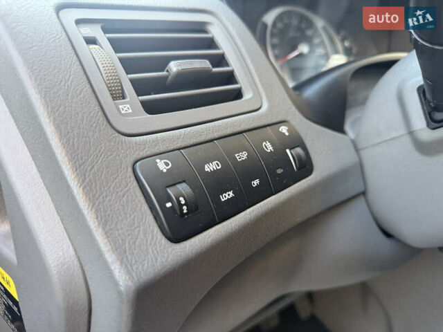 Черный Хендай Туксон, объемом двигателя 2 л и пробегом 249 тыс. км за 7450 $, фото 22 на Automoto.ua