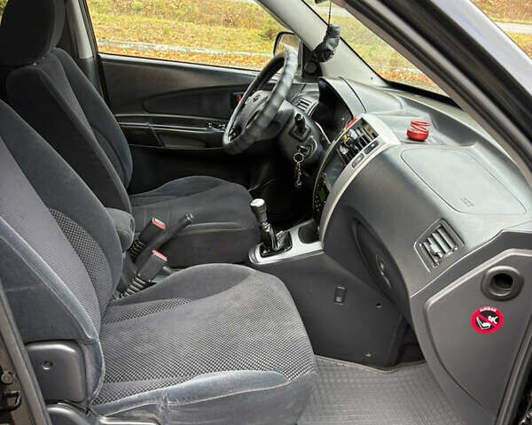 Хендай Туксон 2006 у Тернополі на Automoto.ua Чорний Хендай Туксон, об'ємом двигуна 1.99 л та пробігом 240 тис. км за 7600 $, фото 29 на Automoto.ua