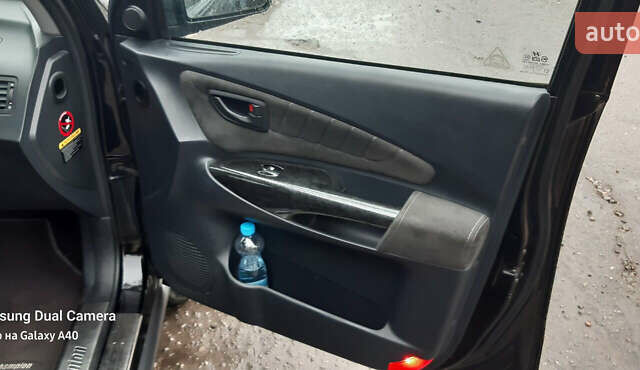 Чорний Хендай Туксон, об'ємом двигуна 1.99 л та пробігом 243 тис. км за 8850 $, фото 3 на Automoto.ua