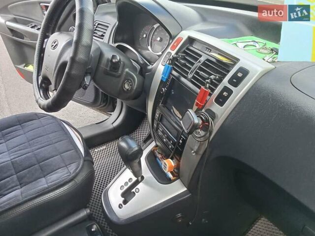 Хендай Туксон 2006 в Харькове на Automoto.ua Черный Хендай Туксон, объемом двигателя 2.7 л и пробегом 210 тыс. км за 8500 $, фото 12 на Automoto.ua