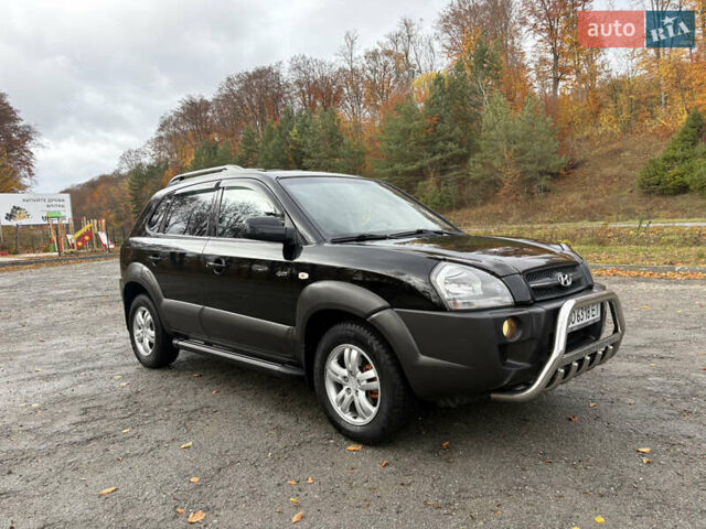 Хендай Туксон 2006 у Тернополі на Automoto.ua Чорний Хендай Туксон, об'ємом двигуна 1.99 л та пробігом 240 тис. км за 7600 $, фото 9 на Automoto.ua