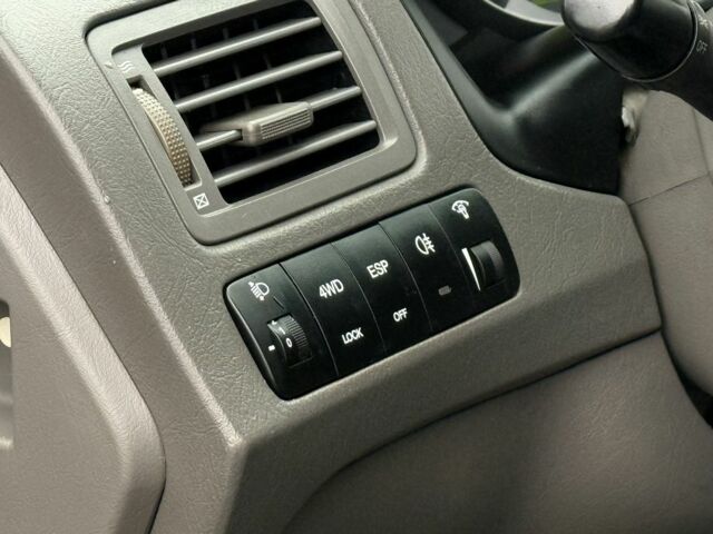 Черный Хендай Туксон, объемом двигателя 2 л и пробегом 263 тыс. км за 7950 $, фото 12 на Automoto.ua