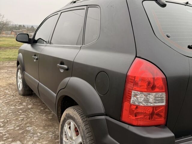 Чорний Хендай Туксон, об'ємом двигуна 0 л та пробігом 320 тис. км за 6100 $, фото 4 на Automoto.ua