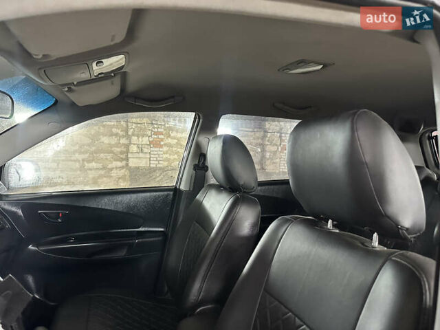 Чорний Хендай Туксон, об'ємом двигуна 2 л та пробігом 252 тис. км за 3000 $, фото 43 на Automoto.ua