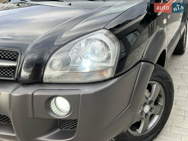 Хендай Туксон 2006 у Тернополі на Automoto.ua Чорний Хендай Туксон, об'ємом двигуна 2 л та пробігом 240 тис. км за 6699 $, фото 4 на Automoto.ua