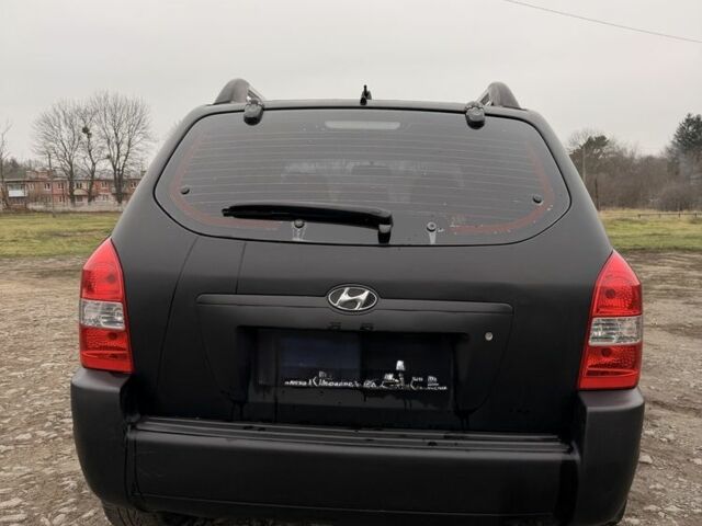 Чорний Хендай Туксон, об'ємом двигуна 0 л та пробігом 320 тис. км за 6100 $, фото 3 на Automoto.ua